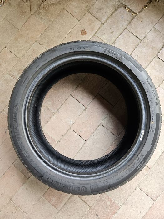 Anvelope 225.40.18