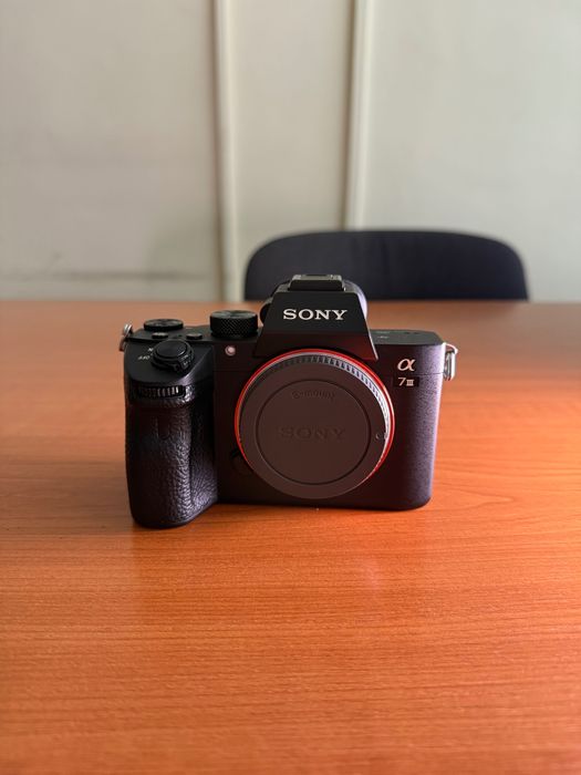 Фотоапарат Sony a7iii с най-новите фабрични настройки