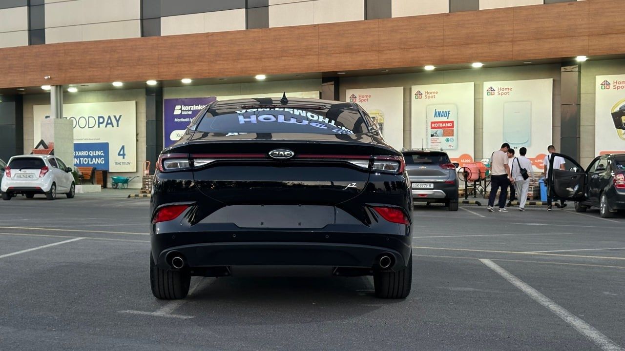 JAC J7 автомобиль