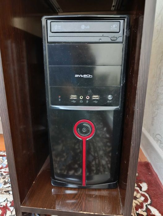 Kompyuter sotiladi Intel 2.9 GHz RAM 4GB HDD 512GB Stoli ham beriladi
