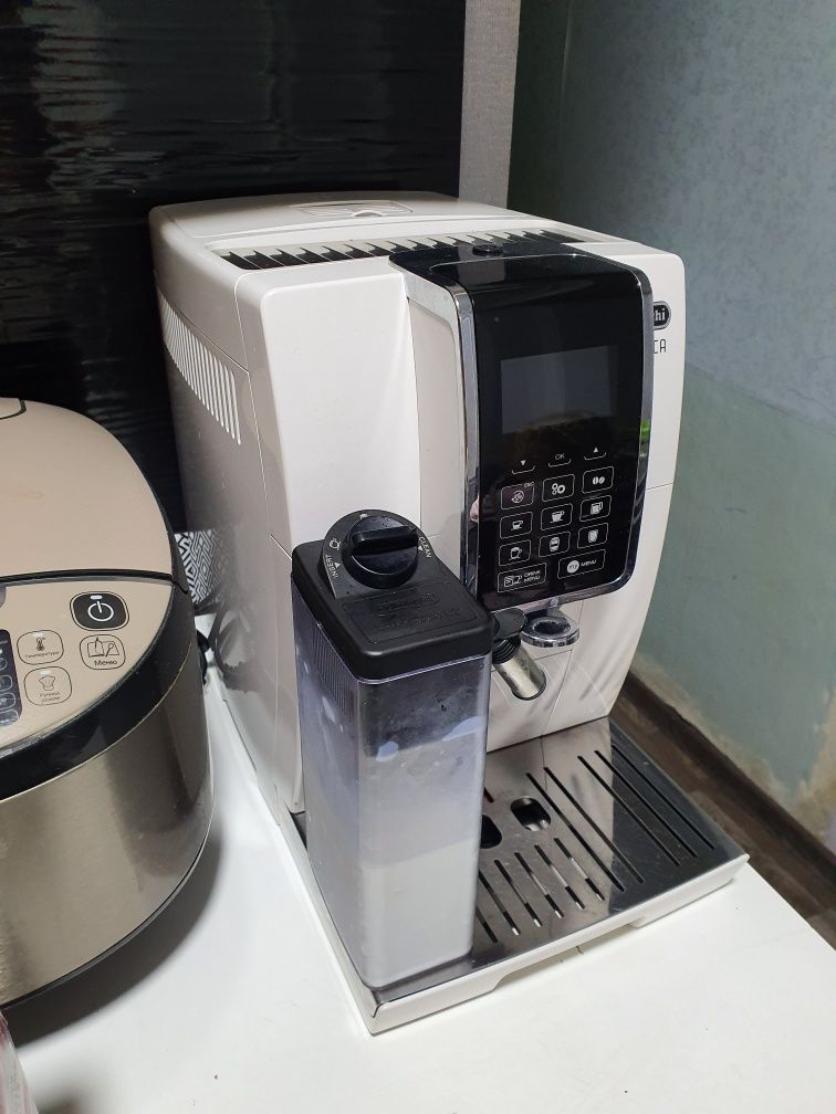 Продам Кофемашину Delonghi EСAM 353.75.W