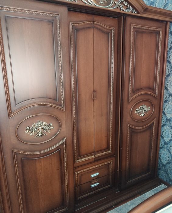 Продаю шкаф и кровать