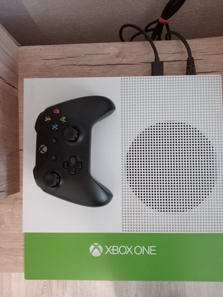 Xbox One S de vânzare