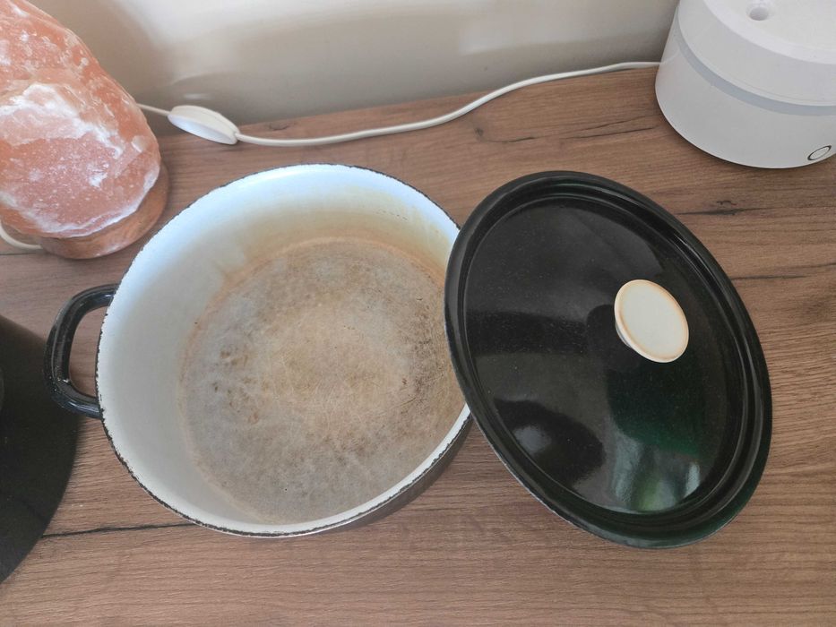 Чугунени тенджери 2бр.