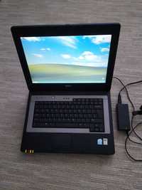 стар лаптоп с Windows XP