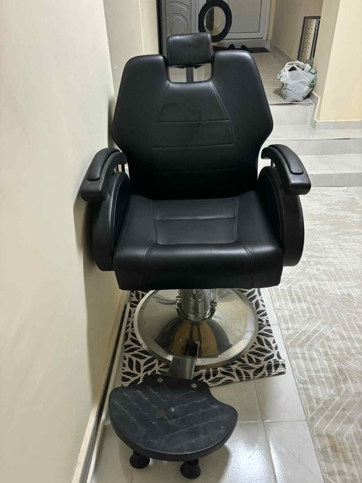 ПРОФЕСИОНАЛЕН бръснарски стол