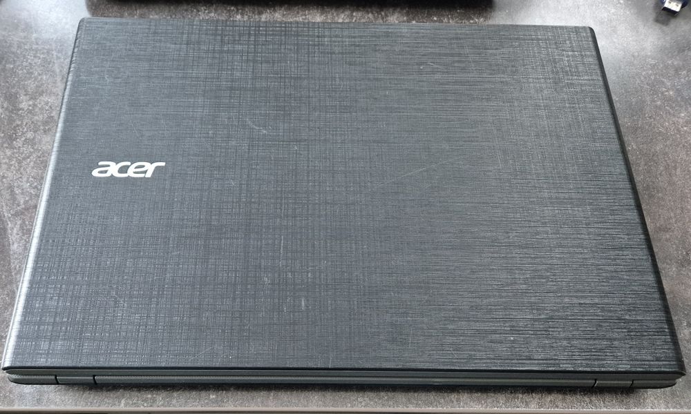 vand laptop Acer Aspire E5 573..15.6 inch FH..8 Gb..Ssd 240 Gb.
X Modi