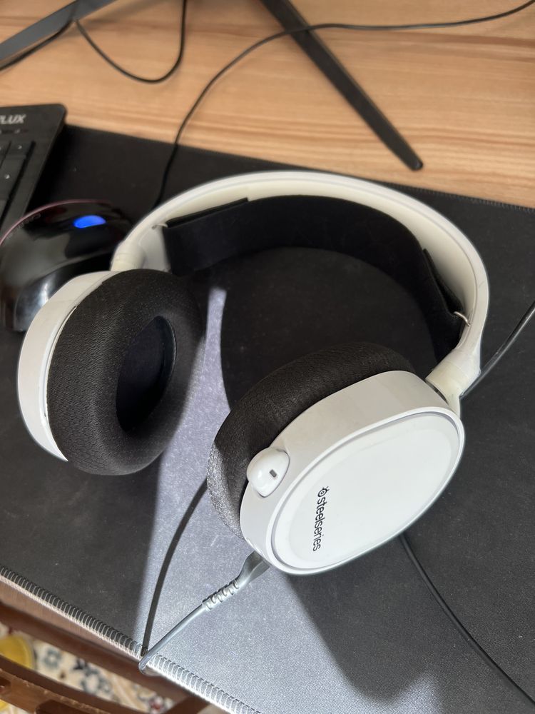 Наушники SteelSeries Arctis 5