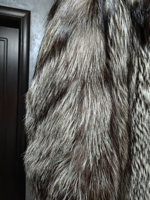 Уникално палто от цели кожи на сребърна лисица-550 лв до края на деня