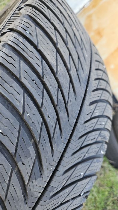 2бр гуми 245 45 18 дот 23 мишелин