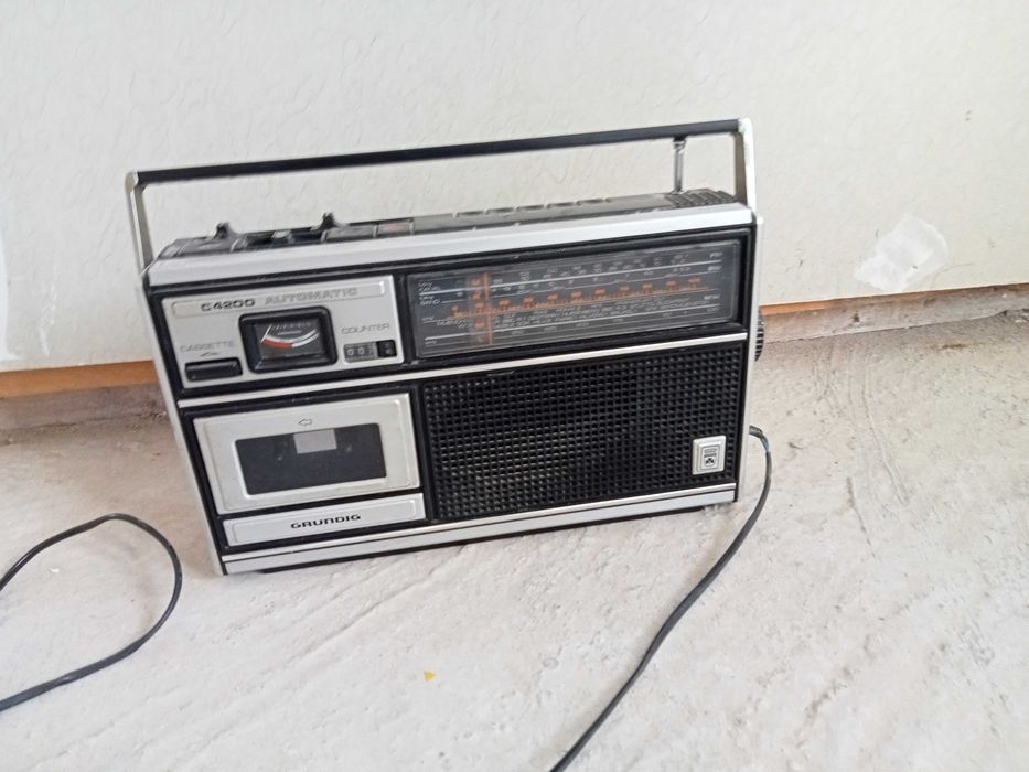 Vand  aparatura audio  radio casetofon si gramofon