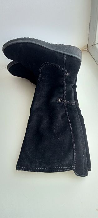 Продам замшевые сапоги