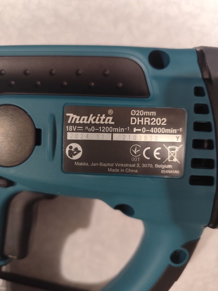 Акумулаторен перфоратор къртач Макита 18 волта Makita DHR202