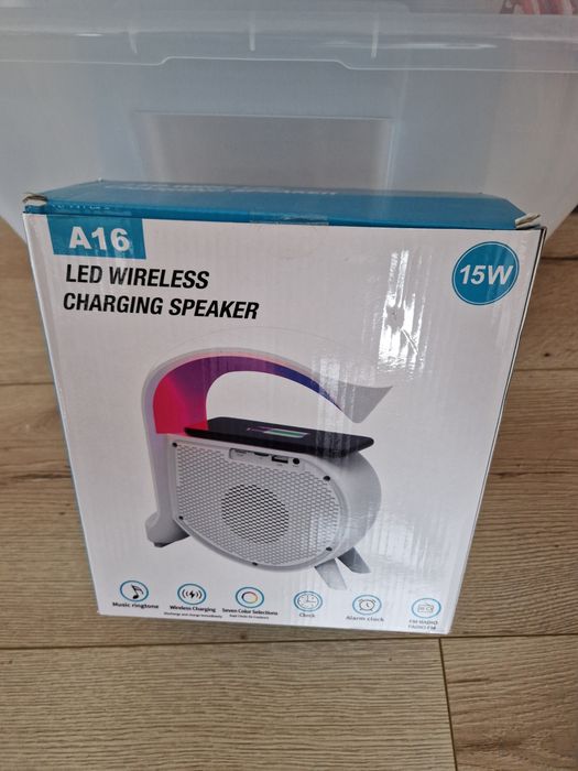 A16 boxa bluetooth cu incarcare wireless, lampa