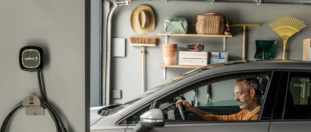 Statie incarcare auto electrice premium WALLBOX Pulsar Plus mono 7.4kW