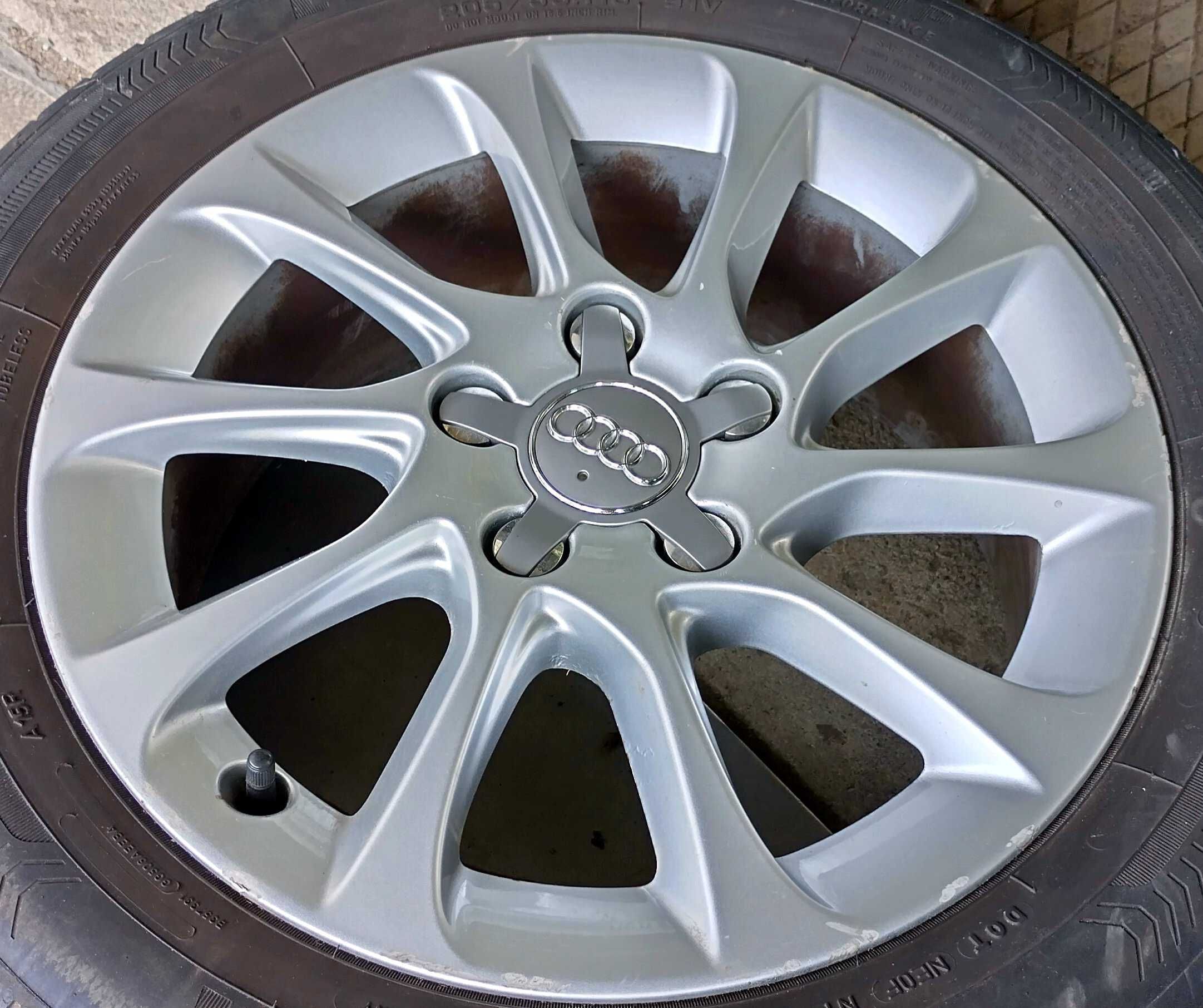 Продавам оригинални лети джанти 16" за Audi
