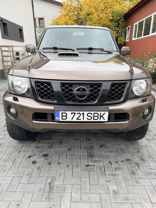 Nissan Patrol Y61 (GU4)