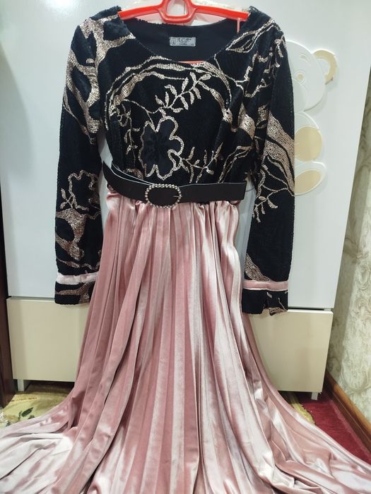 Одежда женская длинная