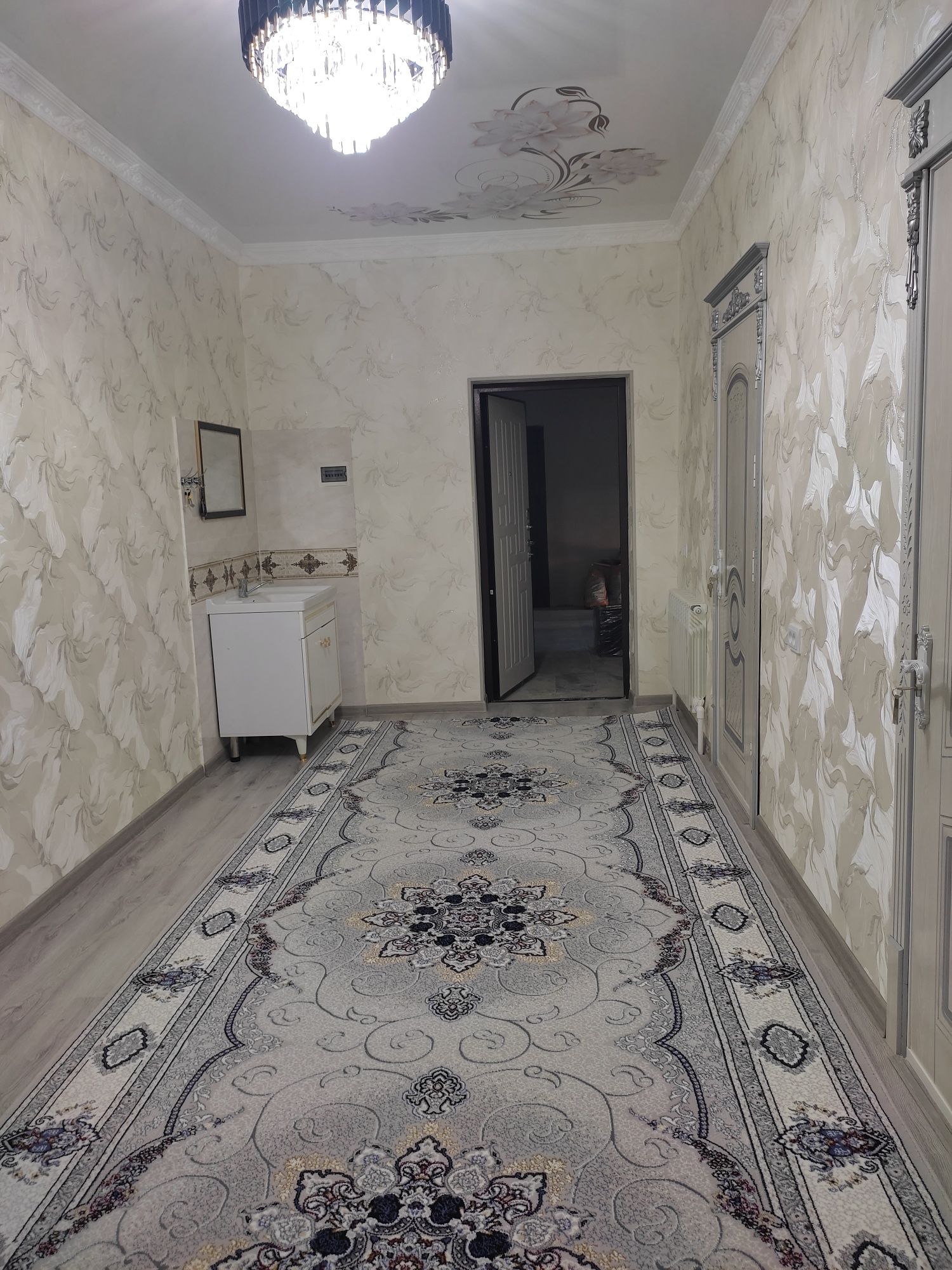 Урганч шаҳарида 2 хонали квартира оилавий туриш учун ижарага берилади