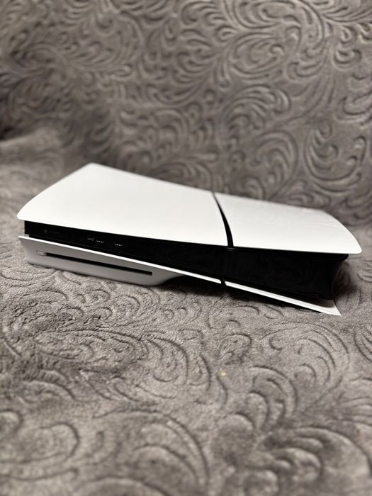 Play Station 5 Slim