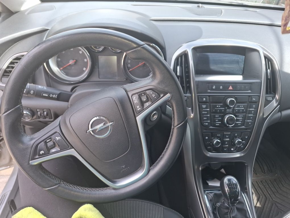 Opel astra sport tourer