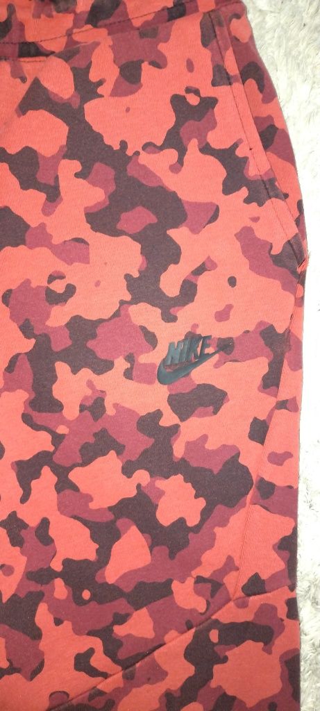 Nike Tech Fleece Red Camo долнище