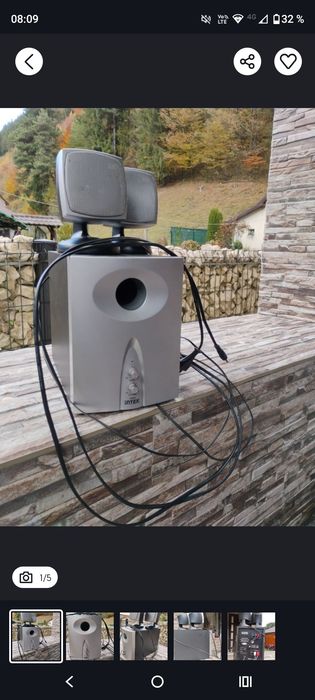 Sistem audio cu 2 boxe, perfect funcțional.