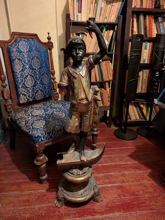 Statueta vieneza din lemn
