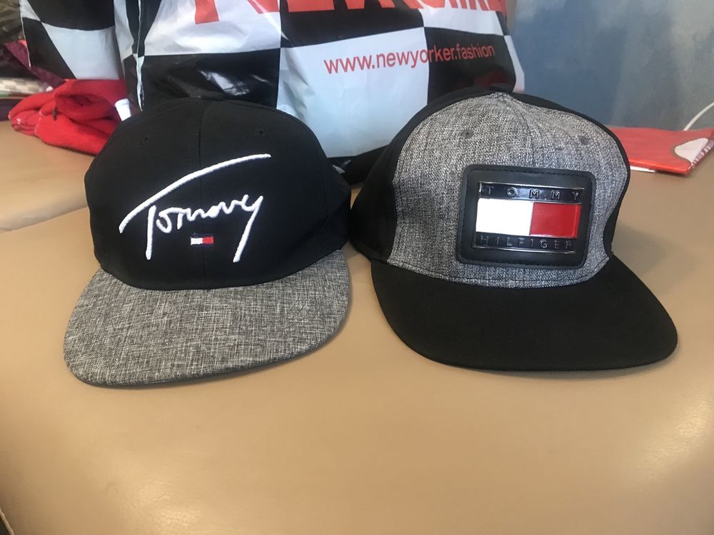 Vând urgent șepci bărbați Tommy Hilfiger