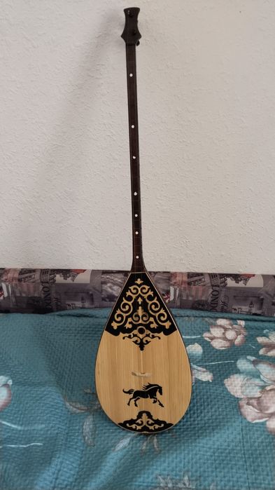Продам домбру новая