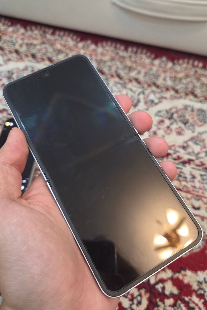 Продается samsung galaxy z flip 6