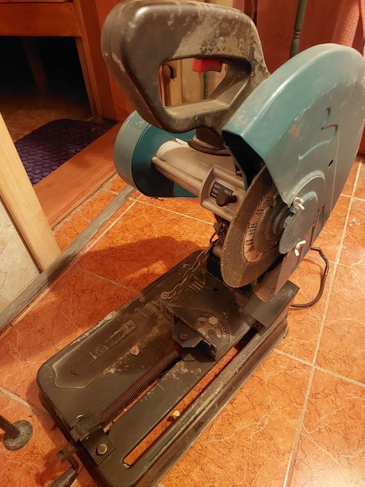 Отрезная машина по металлу