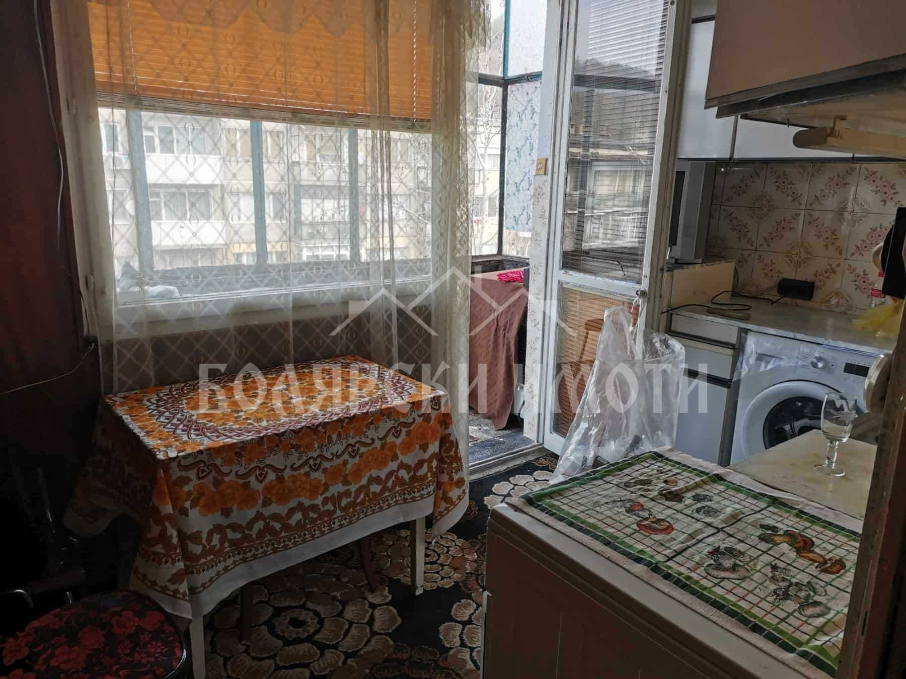 Панорамен тристаен апартамент в кв. Чолаковци
