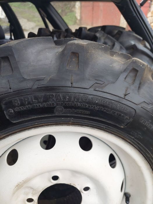 Гуми с джанти почти нови