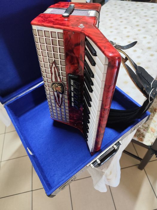 Acordeon Royal standard 80 bass