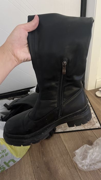 Продаю сапоги срочно