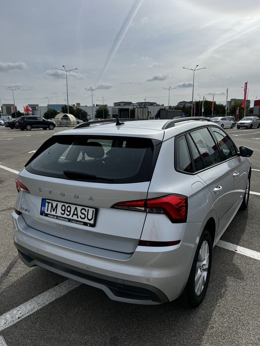 Vand skoda kamiq, an 2022,km66000, motor 1,0 benz,pret 14700.