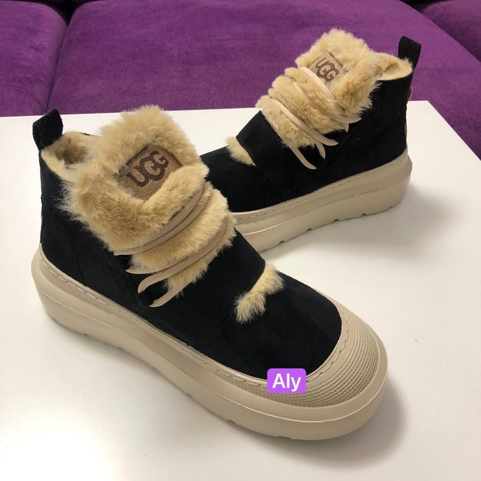 Ugg uri dama imblanite