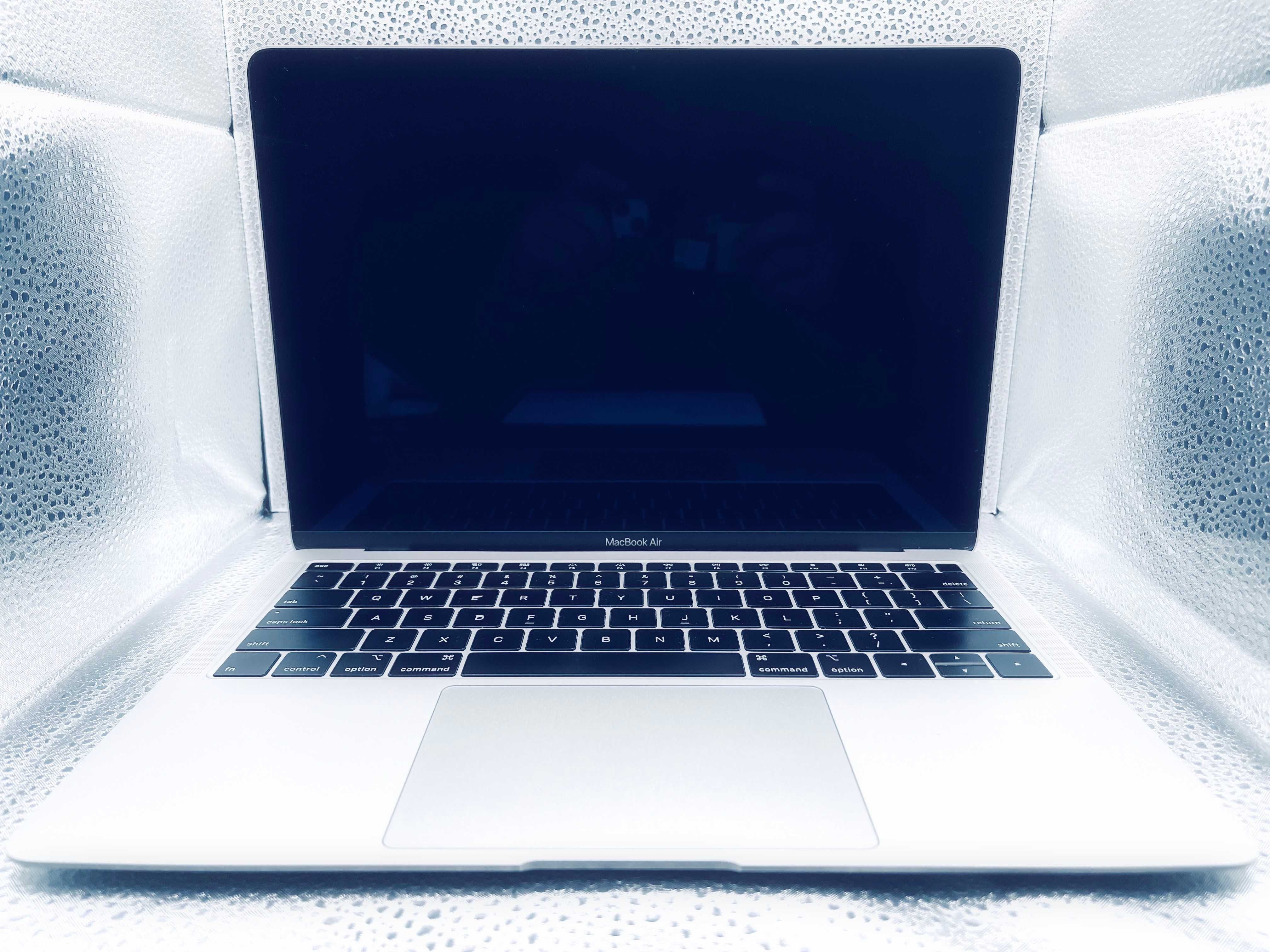 Apple MacBook AIR 13 A1932 Mid 2019 i5 1.6Gz 16GB 256GB SSD True Tone