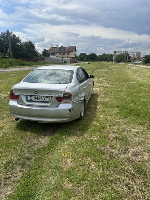 Продавам BMW 320