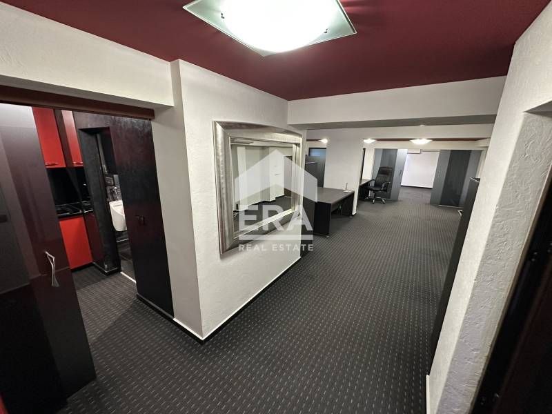 Дава се под наем Офис в Стара Загора, Център - 120 кв.м за 459 € - Снимка #3