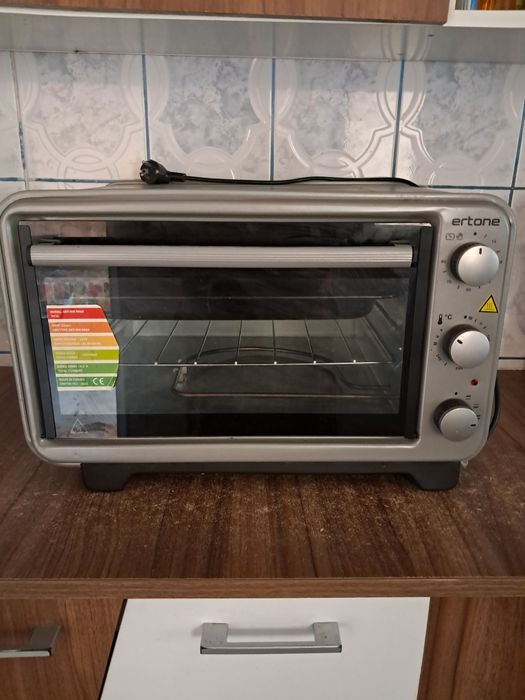 Vand cuptor electric