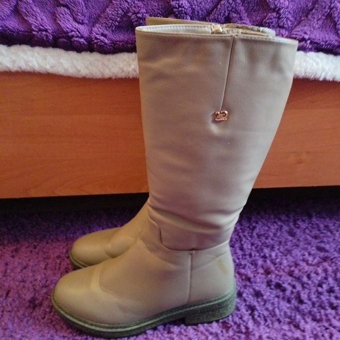 Продам зимние сапоги