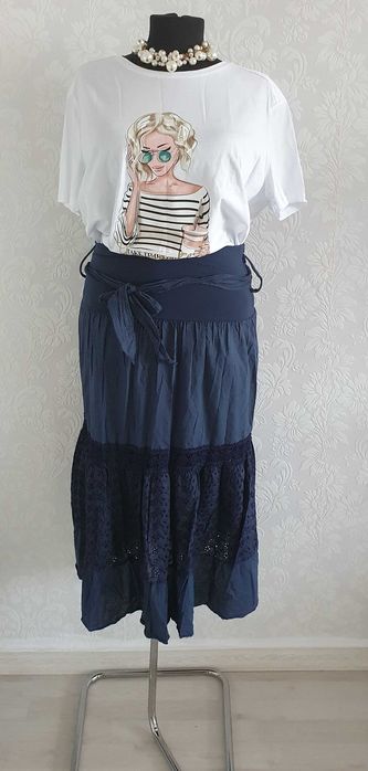 Fusta cu broderie englezeasca