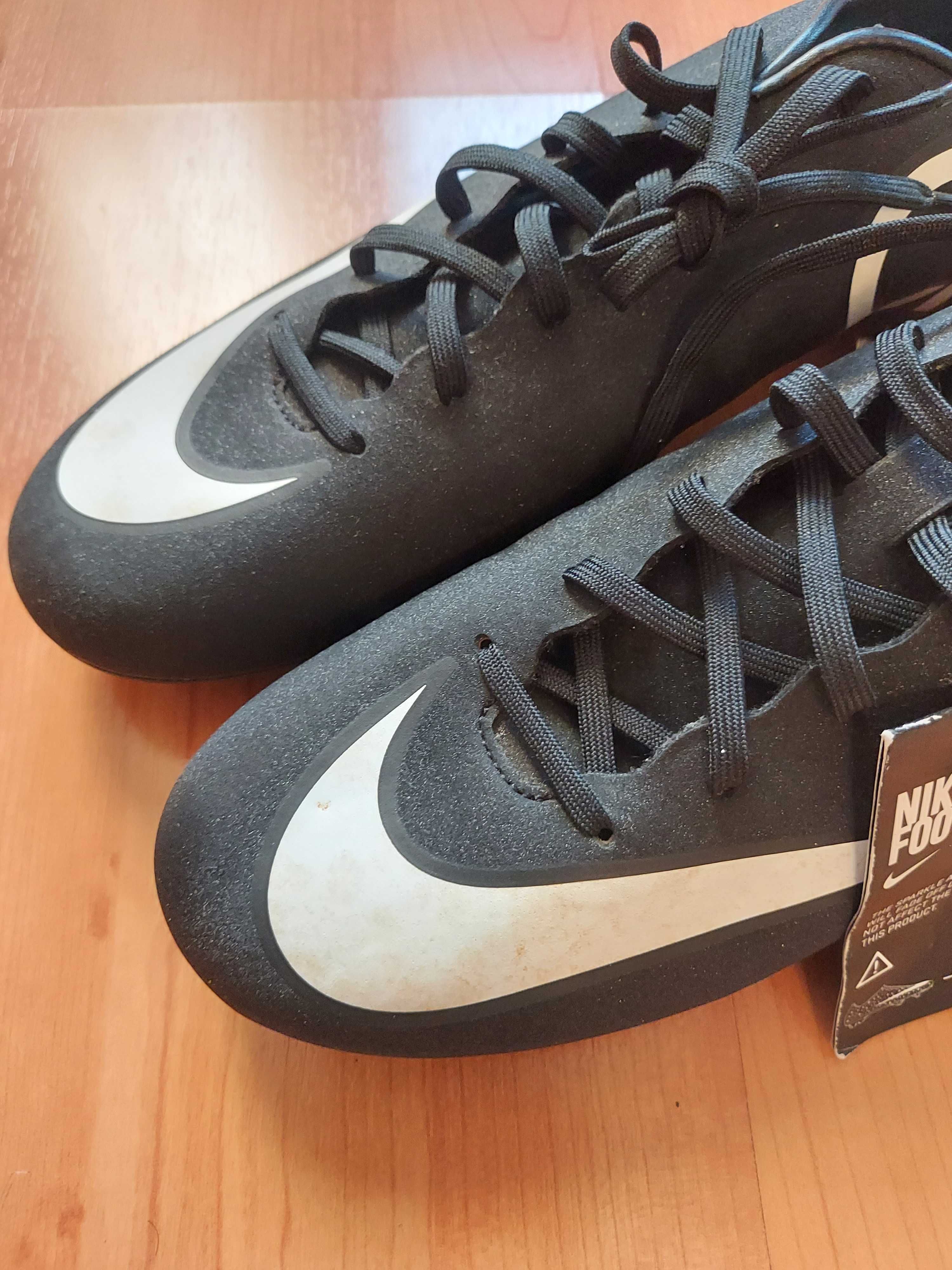 Ghetefotbal NIKE 42,5