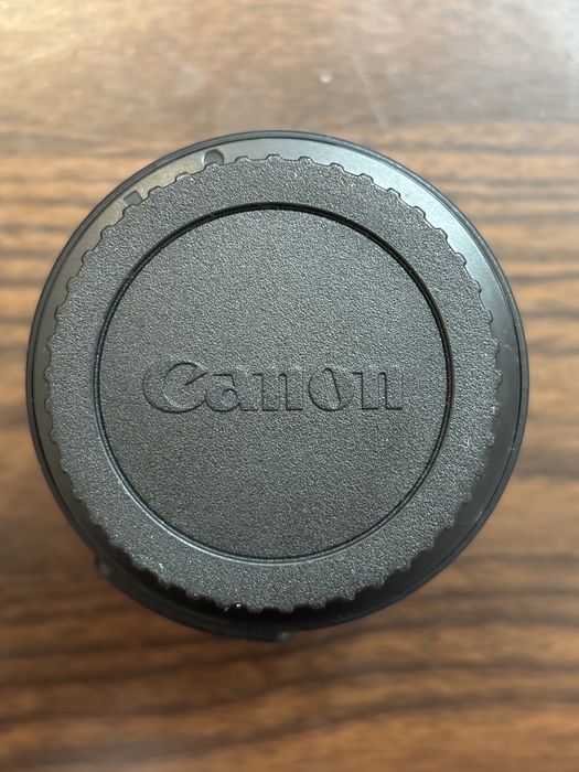 Обьектив фотоаппарата канон