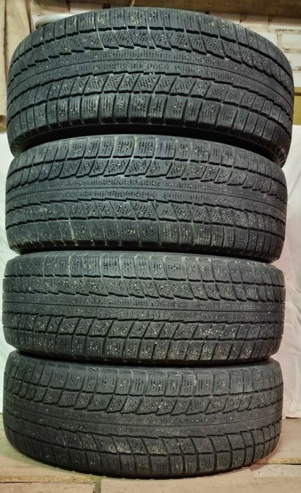 Продам комплект зимних шин "TRIANGLE" Б/У. 215/65 R-16.