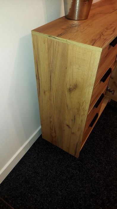 Vand 2 Comode 4 sertare 1 ușă JENSLEV stejar sălbatic .