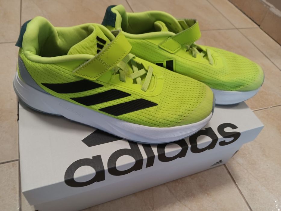 Маратонки Adidas номер 37 1/3