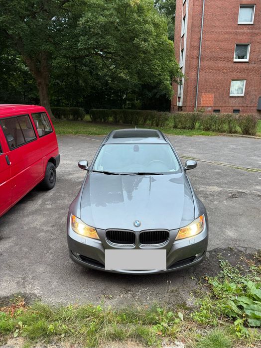 BMW Seria 3, 318 D 2012